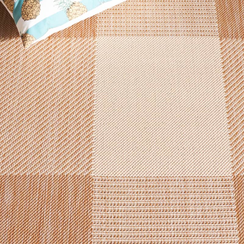 SAFAVIEH Courtyard Oriole Plaid Indoor/ Outdoor Waterproof Patio Backyard.