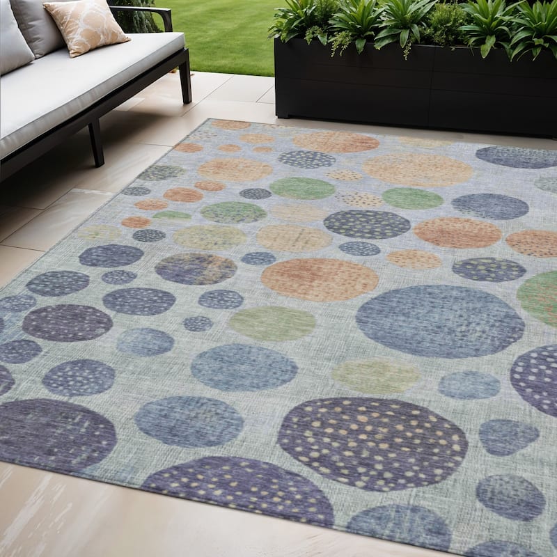 HomeRoots Geometric Transitional Rectangle Outdoor Rug - 5' X 8'