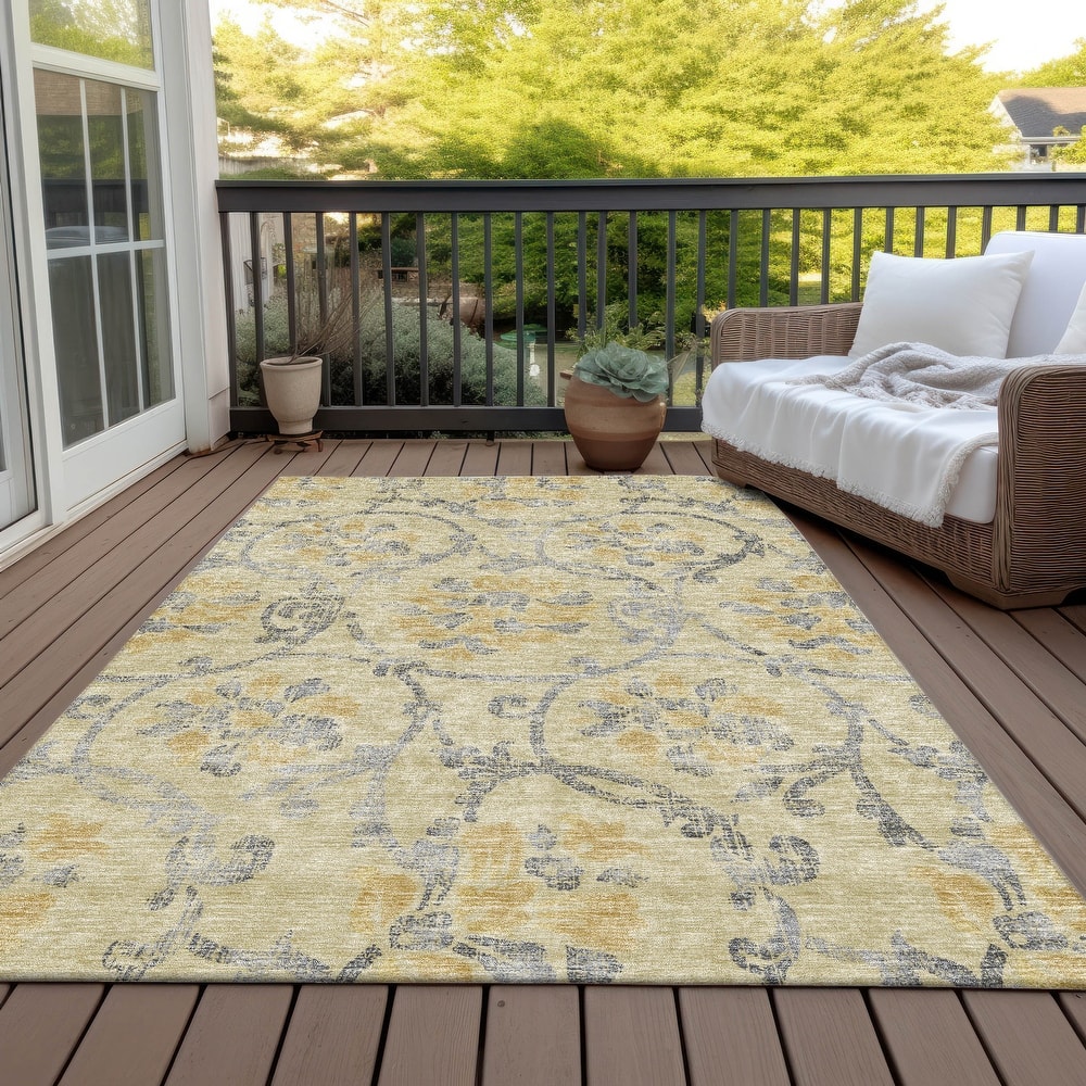 Machine Washable Indoor/ Outdoor Chantille Floral Scroll Rug