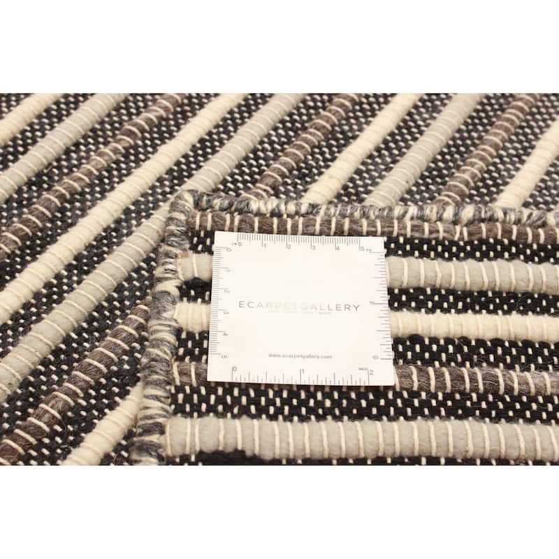 Sienna Black Rug 4'11" x 7'6" - 4'11 x 7'6