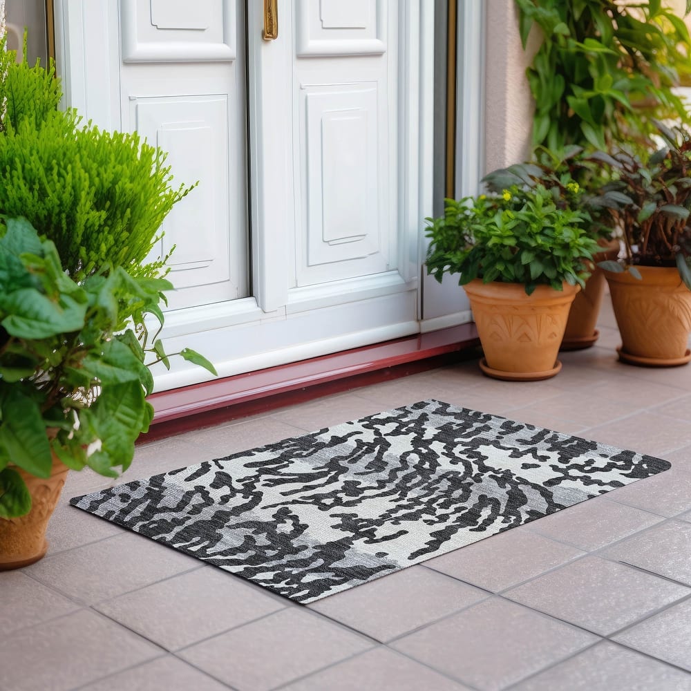 Machine Washable Indoor/ Outdoor Chantille Abstract Animal Print Rug