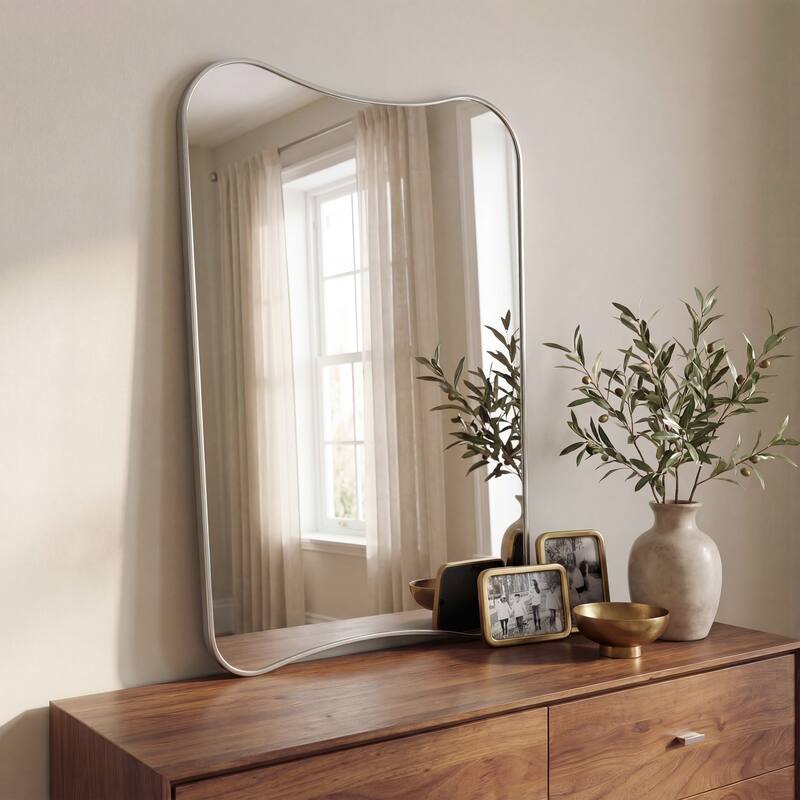 JONATHAN Y Alfie Irregular Metal Framed Wall Mounted Mirror with Flat Bottom
