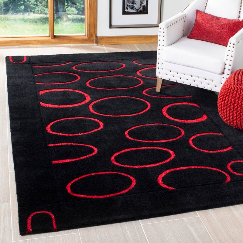 SAFAVIEH Handmade Soho Magen N.Z. Wool Rug - 7'6" x 9'6" - Black/Red