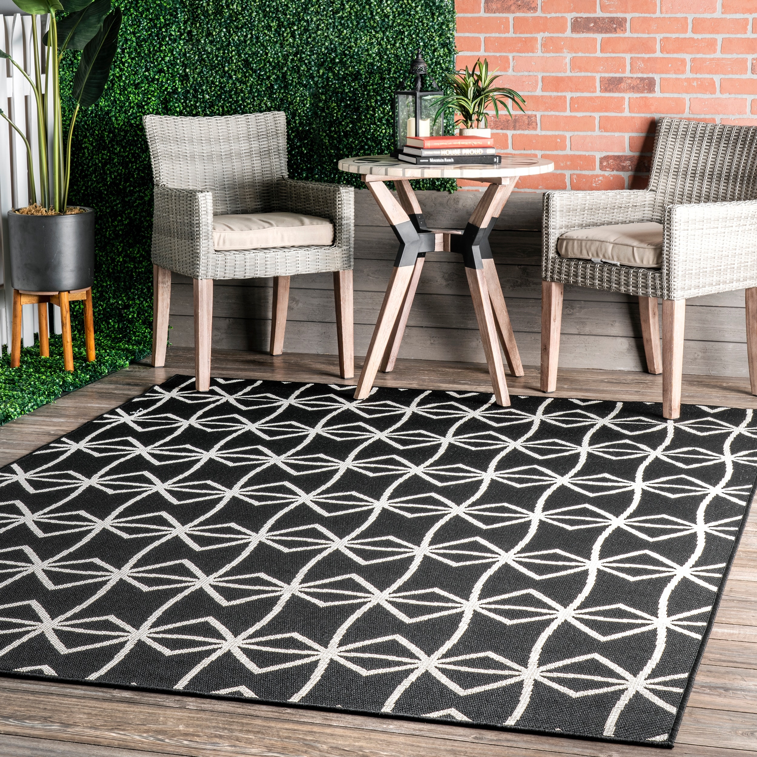 Nuloom Saunders Geometric Indoor/Outdoor Area Rug