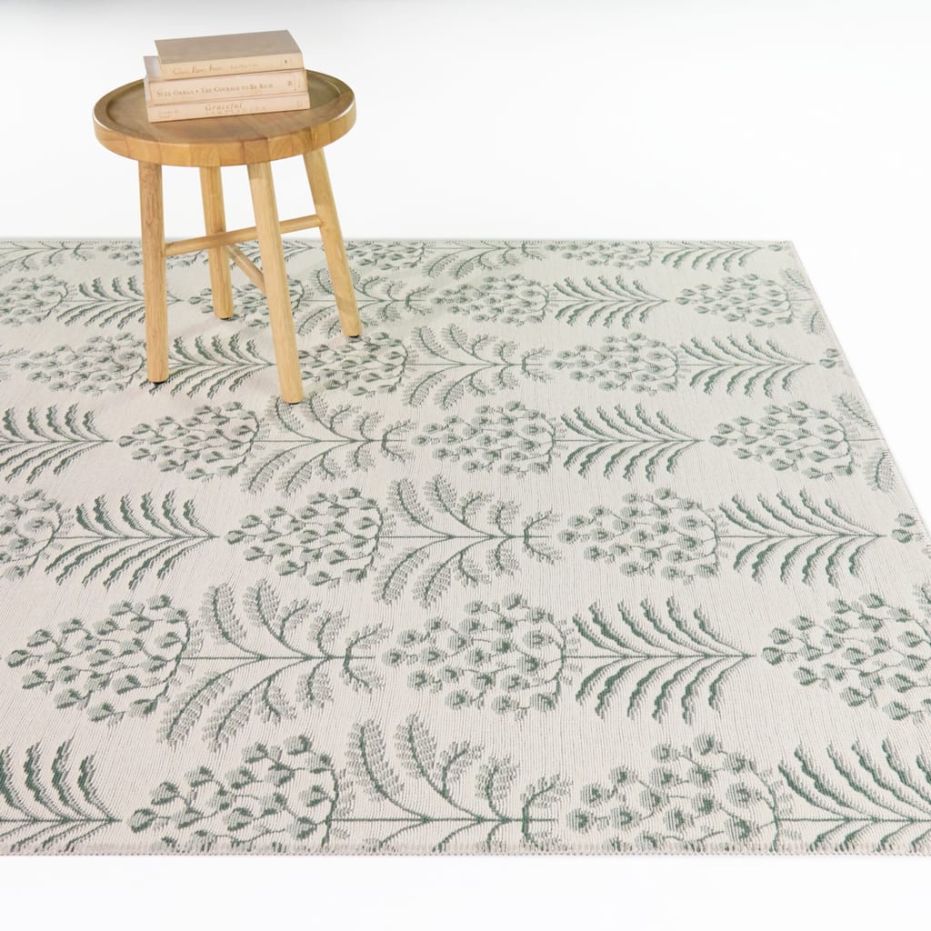 Cypress Floral Transitional Indoor/Outdoor Area Rug