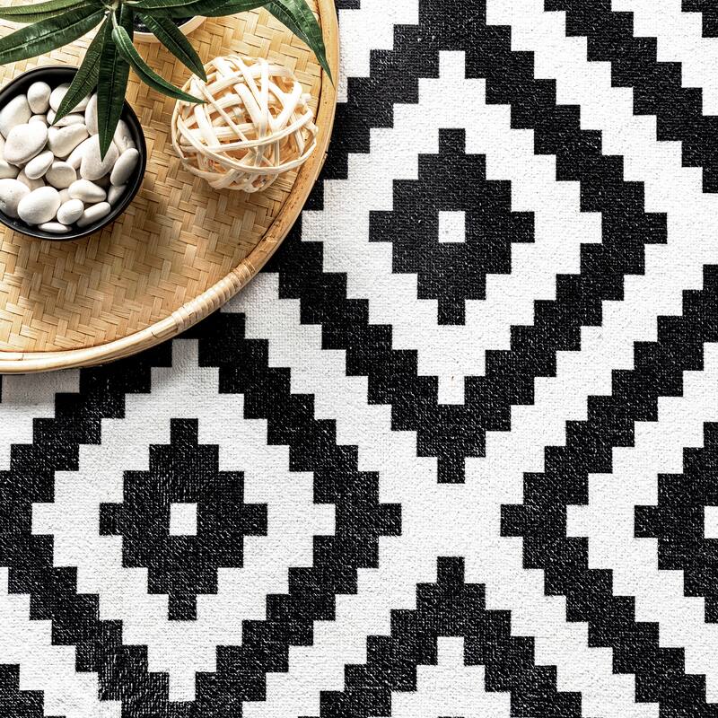 Nuloom Kellee SpinClean Machine Washable Modern Diamonds Area Rug