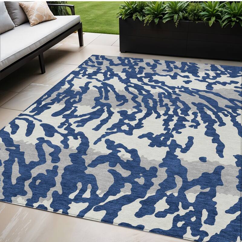 HomeRoots Animal Print Transitional Rectangle Outdoor Rug - 5' X 8'