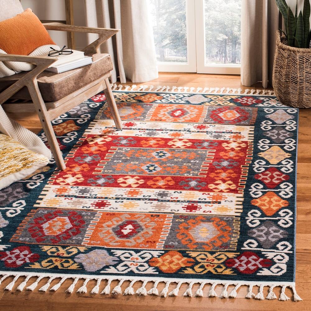 SAFAVIEH Farmhouse Bryndis Boho Tribal Polyester Rug