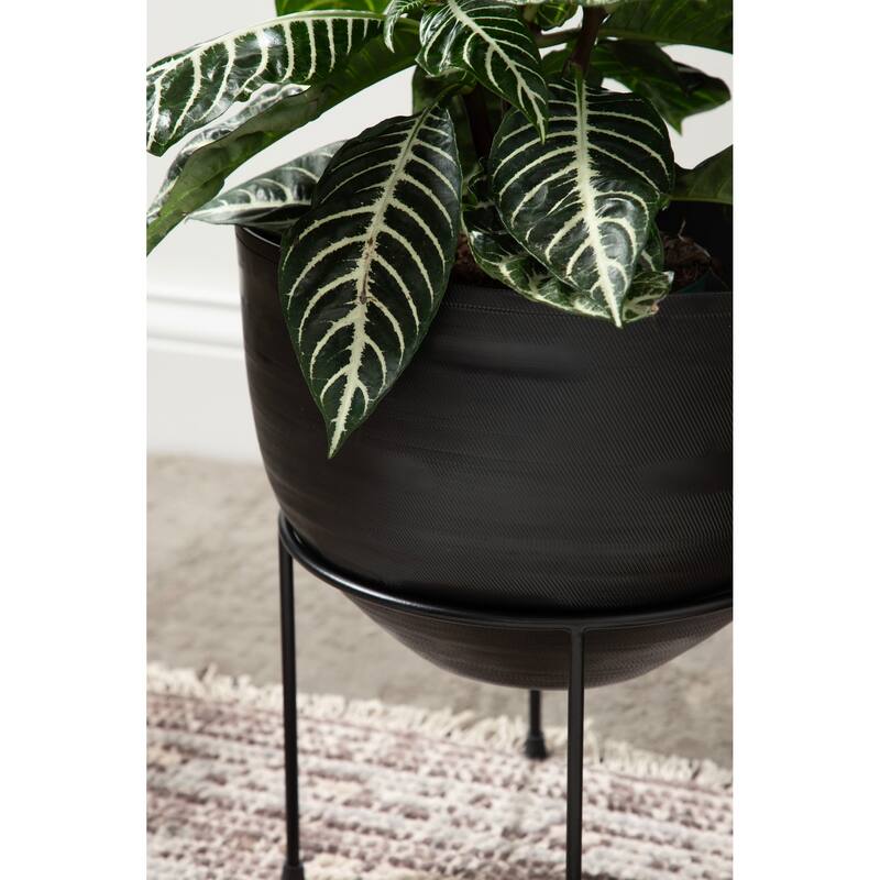 Kate and Laurel Navara Freestanding Planter Set