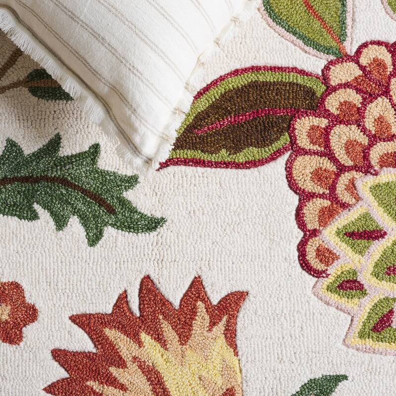 SAFAVIEH Handmade Jardin Shemsie Floral Wool Rug