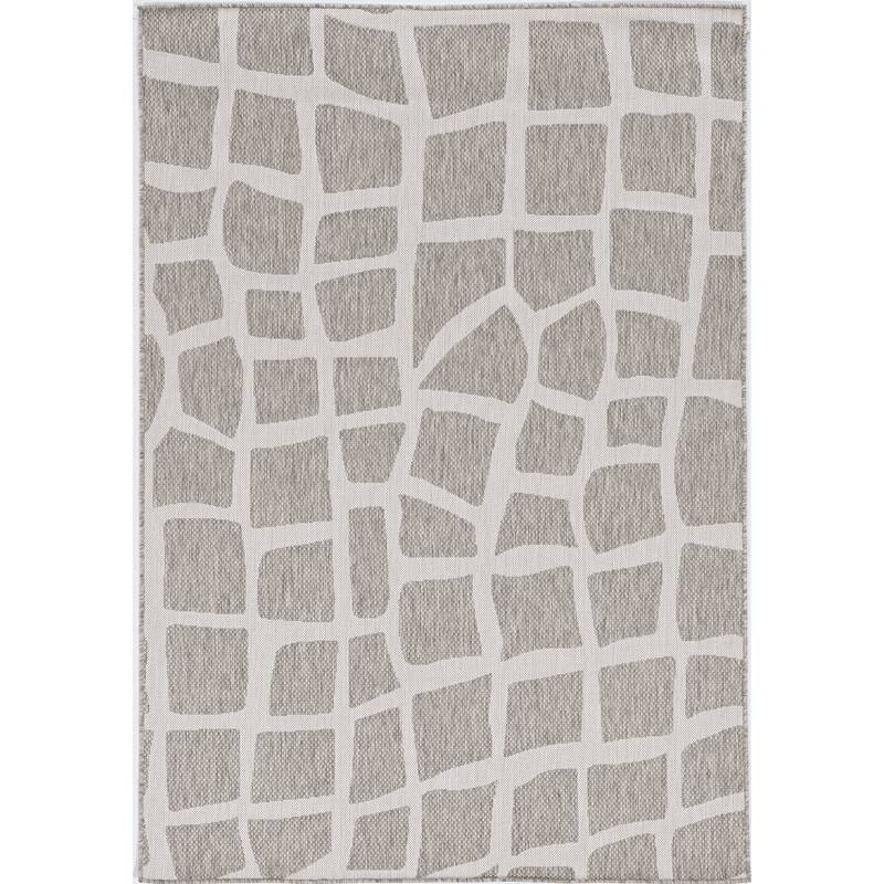 Bovence Global Giraffe Indoor/Outdoor Rug by Havenside Home - 7'10" x 10'10" - Grey
