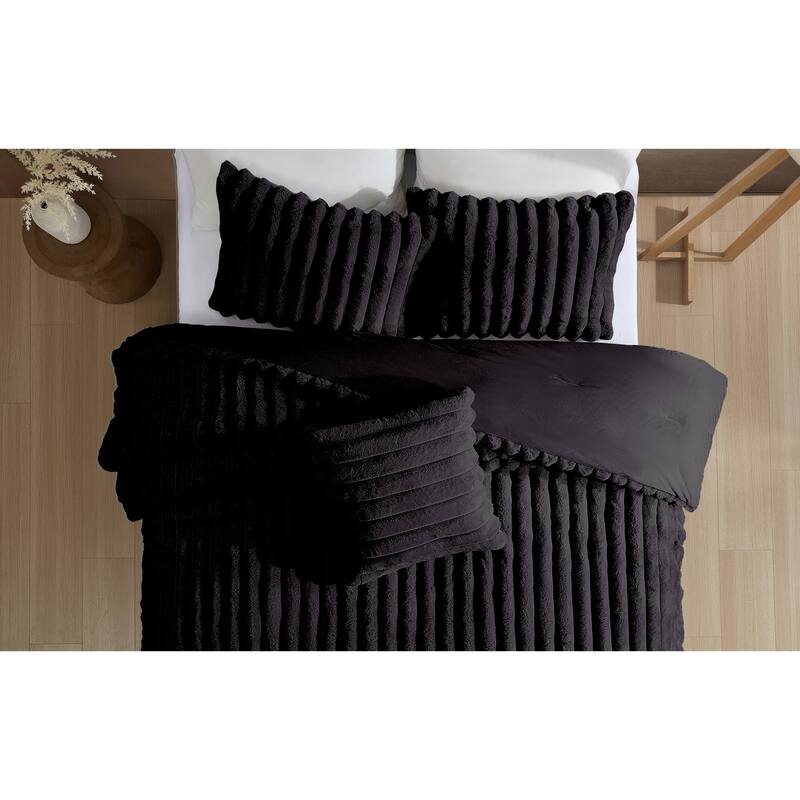 Riverbrook Home Everett Collection