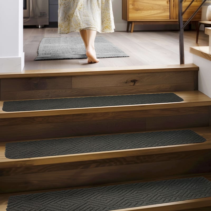 Mohawk Home Needlepunch Venice Stair Treads (Pack of 15) - 18" x 30"