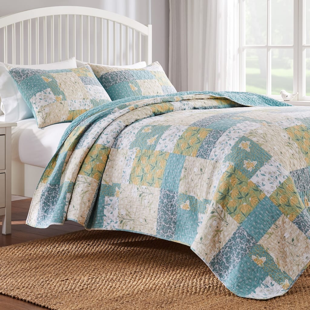 Greenland Home Evangeline Cotton-Rich Modern Floral Quilt Set