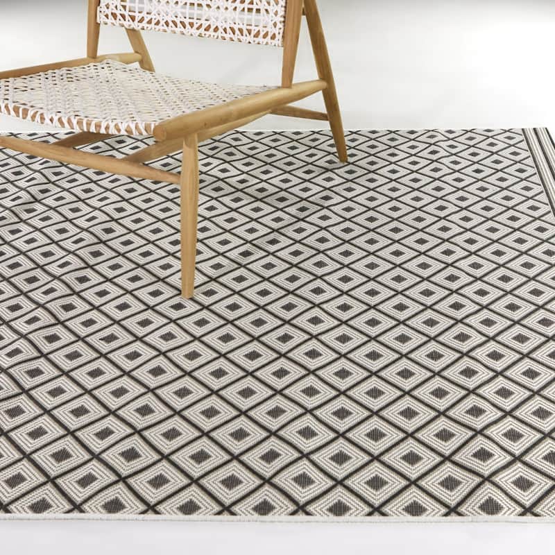 Abeyta Trellis Patio Indoor/Outdoor Area Rug