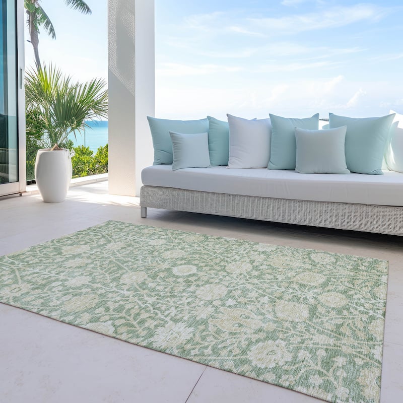 Machine Washable Indoor/ Outdoor Traditional Kashan Chantille Rug