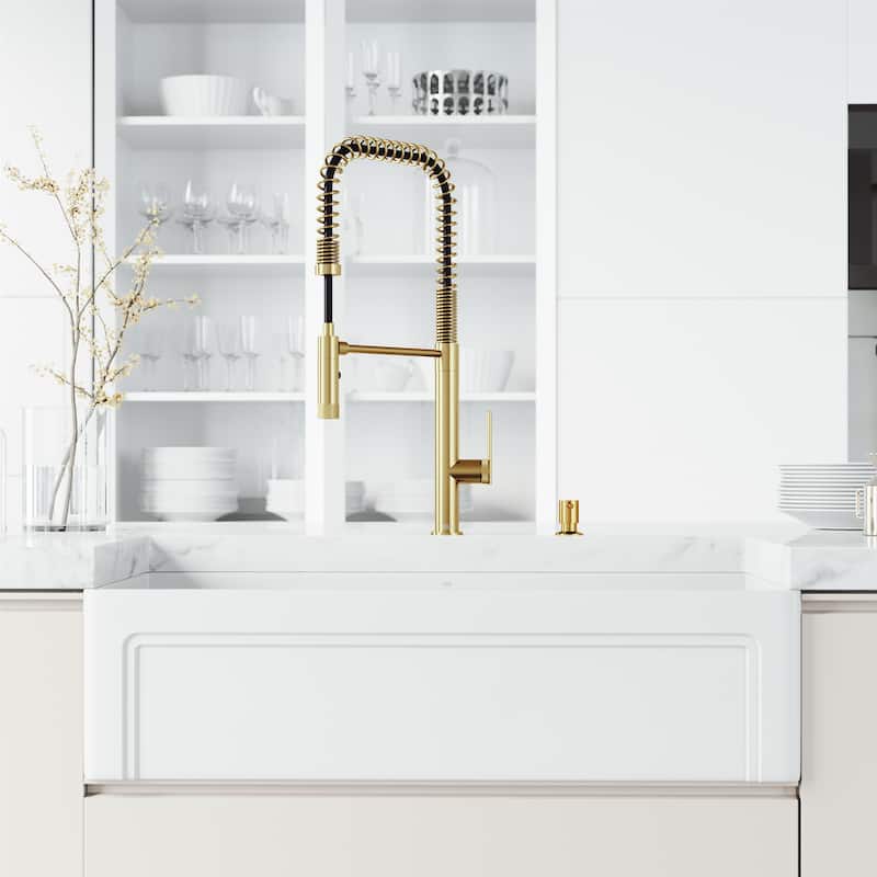 VIGO Sterling 23" H Single Handle Pull-Down Sprayer Kitchen Faucet