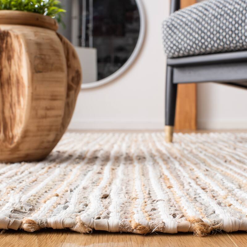 SAFAVIEH Handmade Vintage Boho Leather Zhanna Modern Stripe Leather Rug with Fringe
