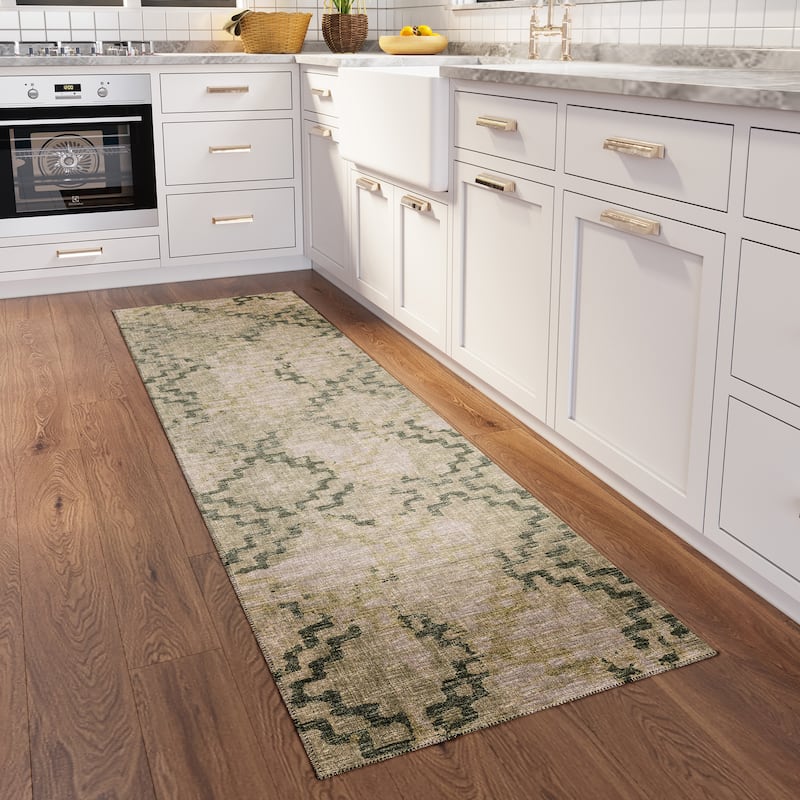 Indoor/ Outdoor Yuma Morroccan Washable Rug - 2'3" x 7'6" - Green