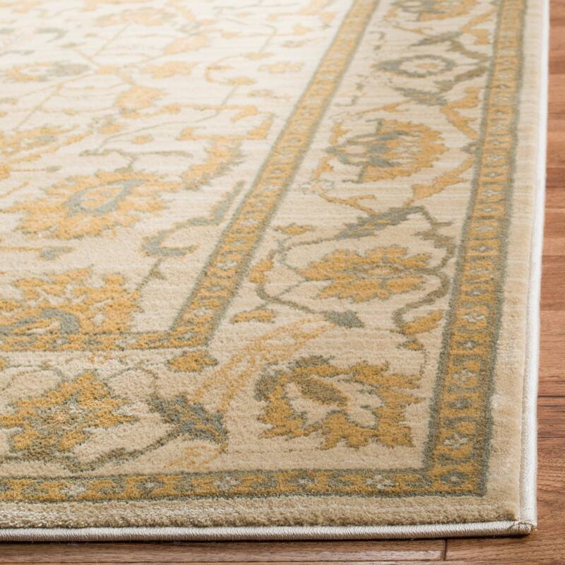 SAFAVIEH Heirloom Tamela Traditional Oriental Rug