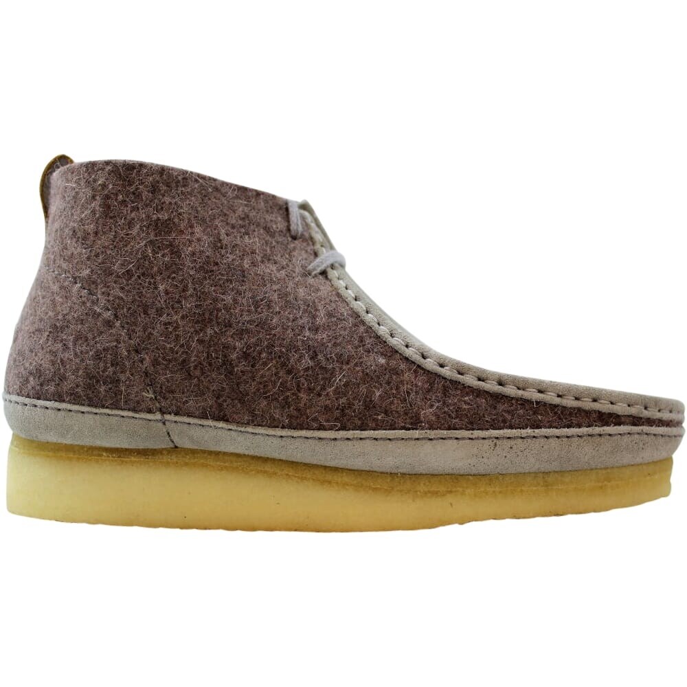 grey wallabee clarks