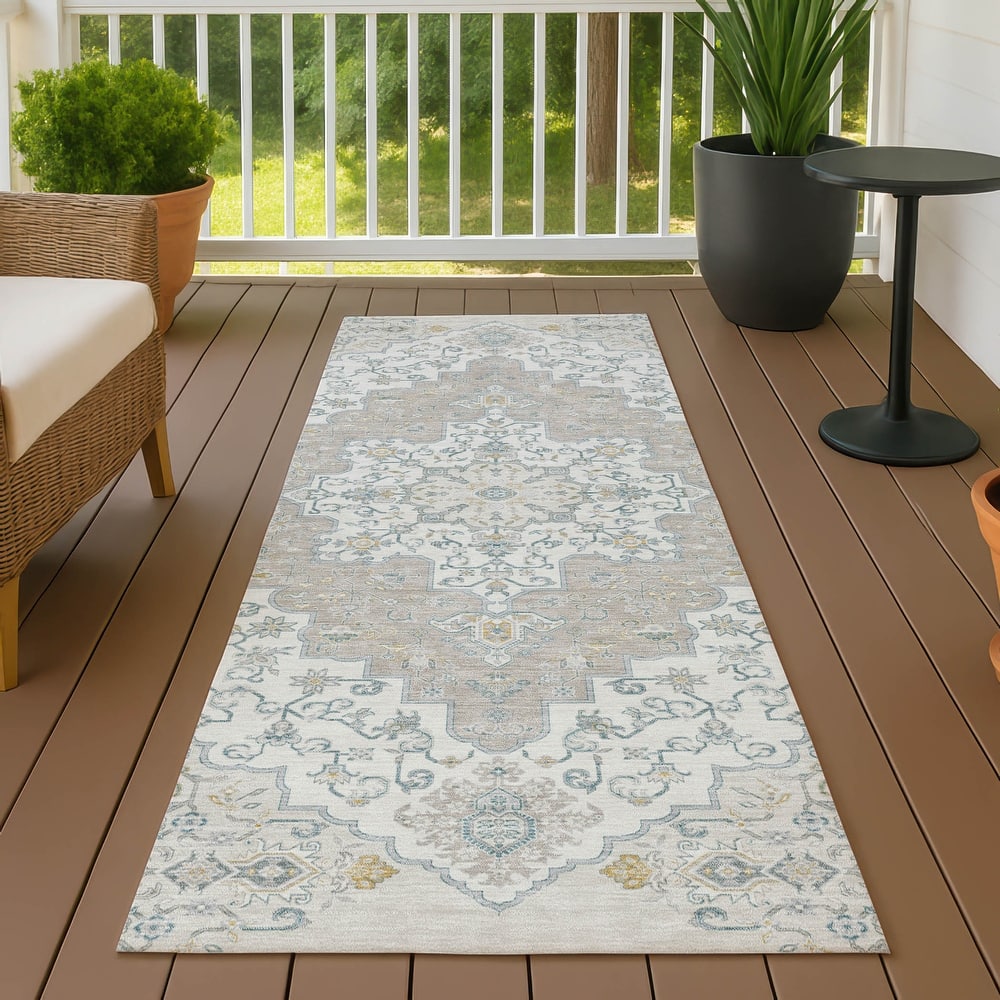 Machine Washable Indoor/ Outdoor Traditional Karachy Chantille Rug