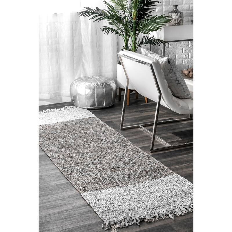 Nuloom Hand-woven Leather/ Cotton Tassel Area Rug