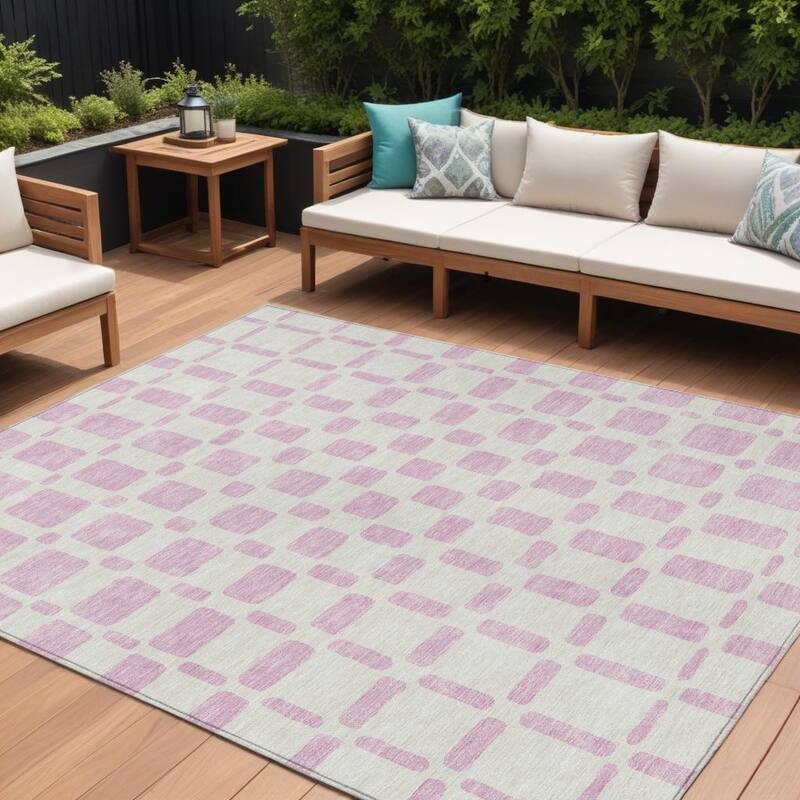 HomeRoots Geometric Transitional Rectangle Outdoor Rug - 10' X 14'