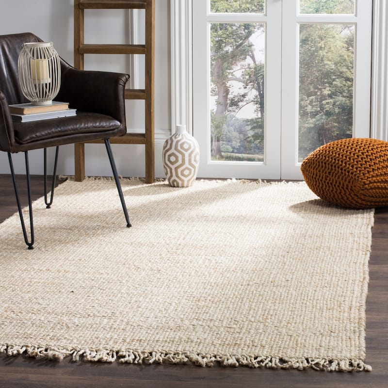 SAFAVIEH Handmade Natural Fiber Eybjorg Jute Fringe Rug - 4' x 6' - Ivory