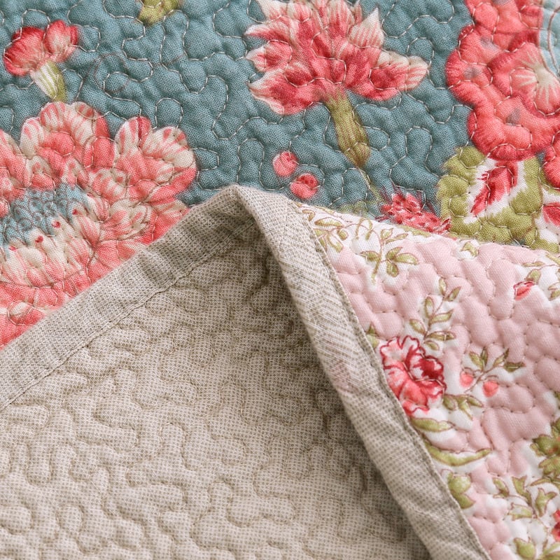 S&S Tania Floral Patchwork Print Reversible 3 Piece Cotton Quilt Set