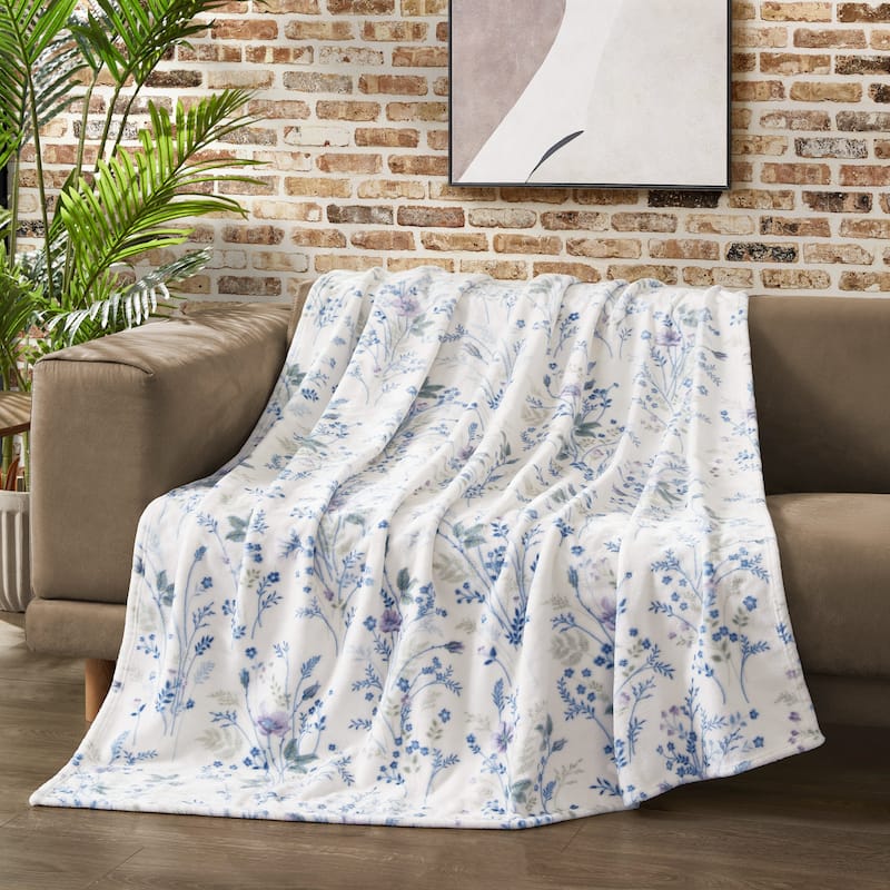 Lucky Brand Wild Flower Blankets Plush - White/Lilac Purple - 50"x70"