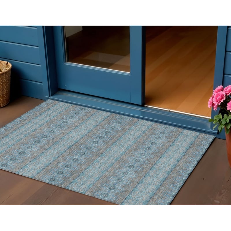 HomeRoots Floral Medallion Transitional Rectangle Outdoor Rug - 3' x 5'