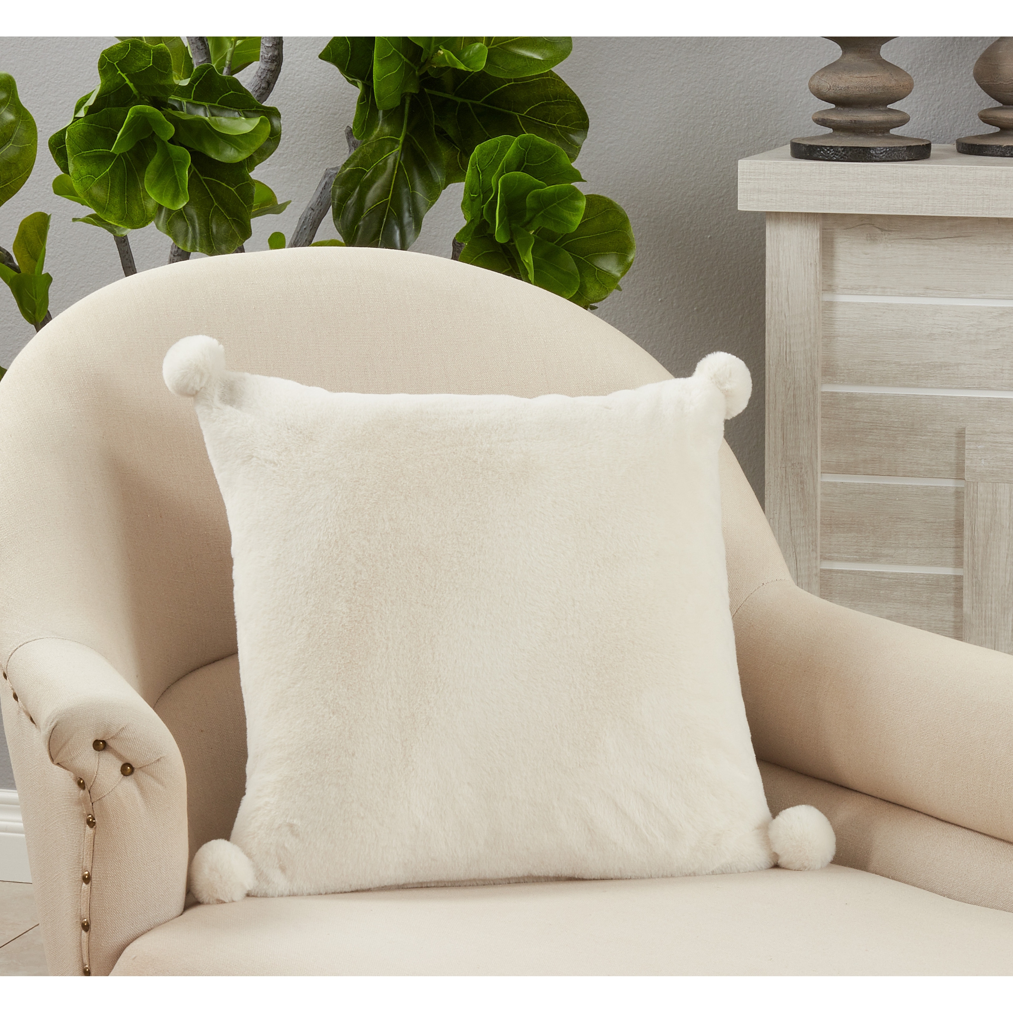Saro Lifestyle Throw Pillow With Faux Rabbit Fur Design