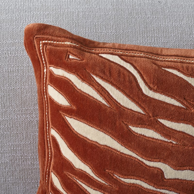 SAFAVIEH Home Rhea 18-inch Square Black/Ivory Cotton Velvet Decorative Throw Pillow