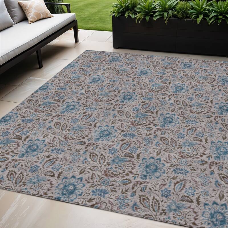 HomeRoots Floral Transitional Rectangle Outdoor Rug - 5' X 8'