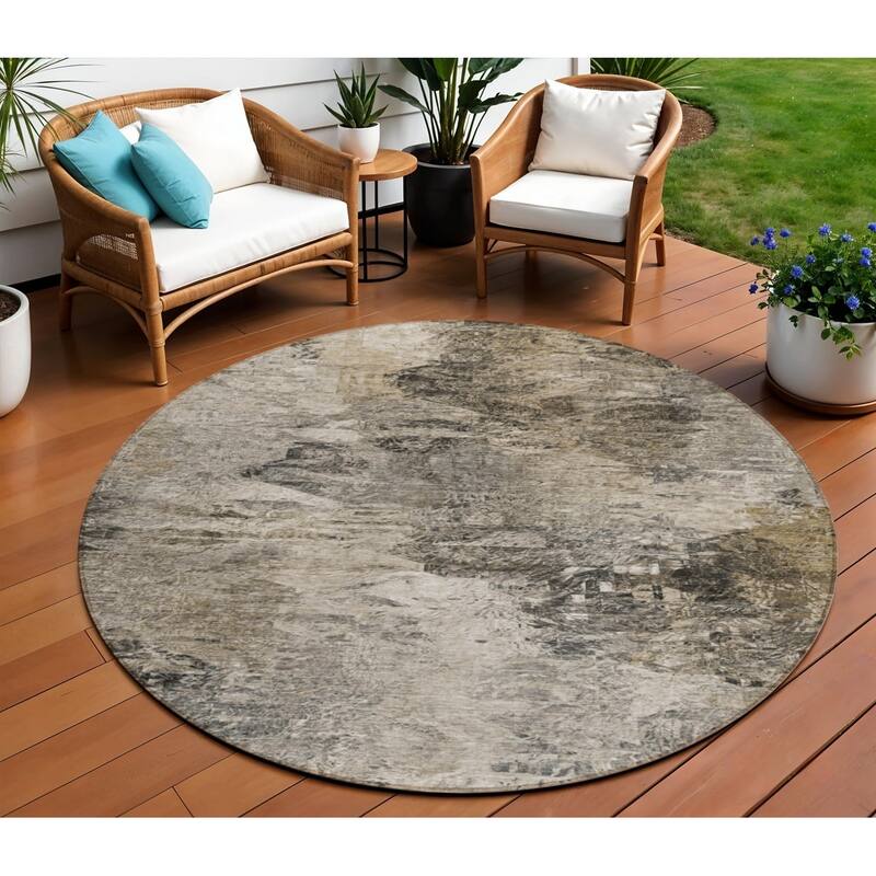 HomeRoots Abstract Transitional Rectangle Outdoor Rug - 8' Round