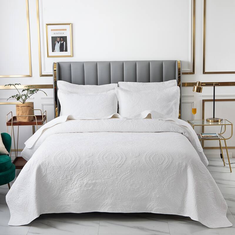 Reversible 3 Piece Damask Quilt Set by HULALA HOME - White - Queen