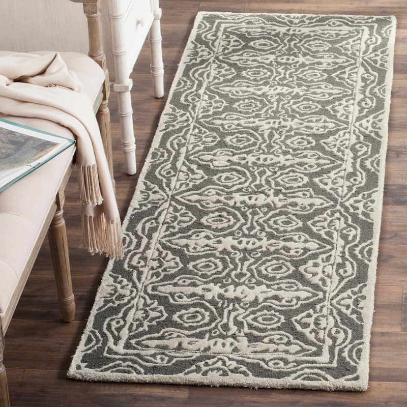 SAFAVIEH Handmade Bella Wivine Modern Floral Wool Rug - 2'3" x 7' Runner - Dark Grey/Ivory