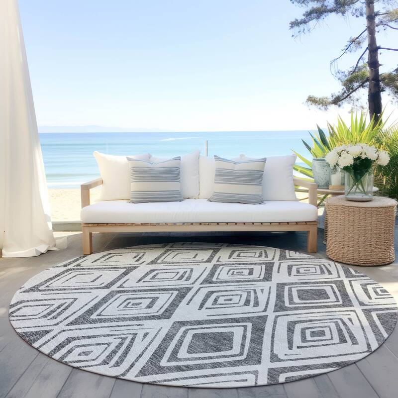 Machine Washable Indoor/ Outdoor Chantille Ombre Diamonds Rug - Gray - 8' x 8'