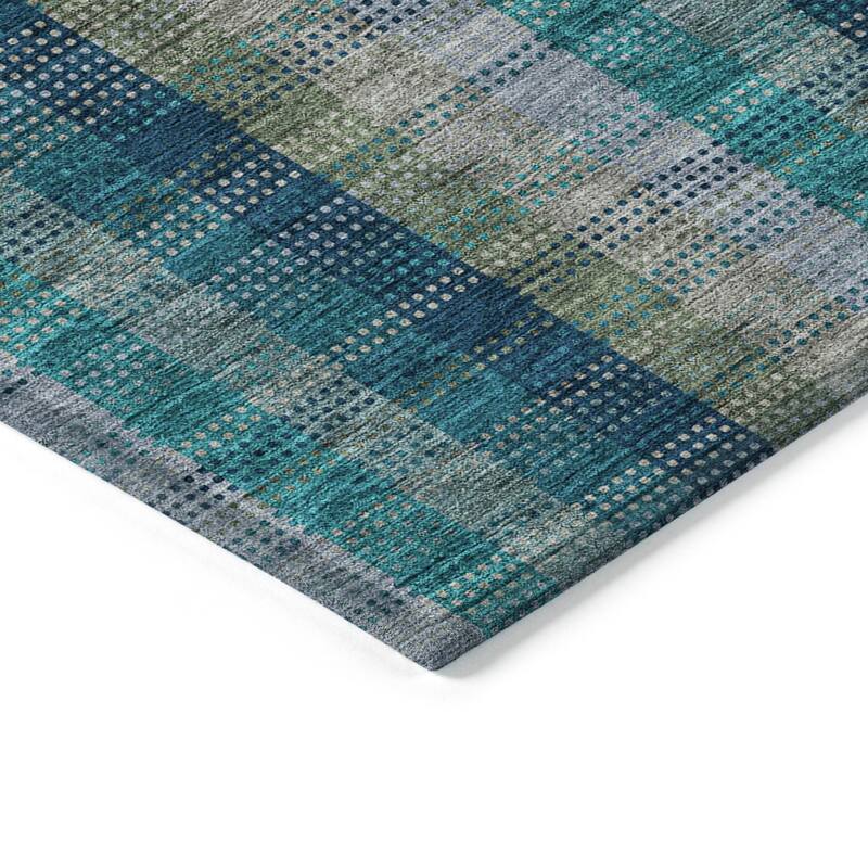 Machine Washable Indoor/ Outdoor Modern Plaid Chantille Rug