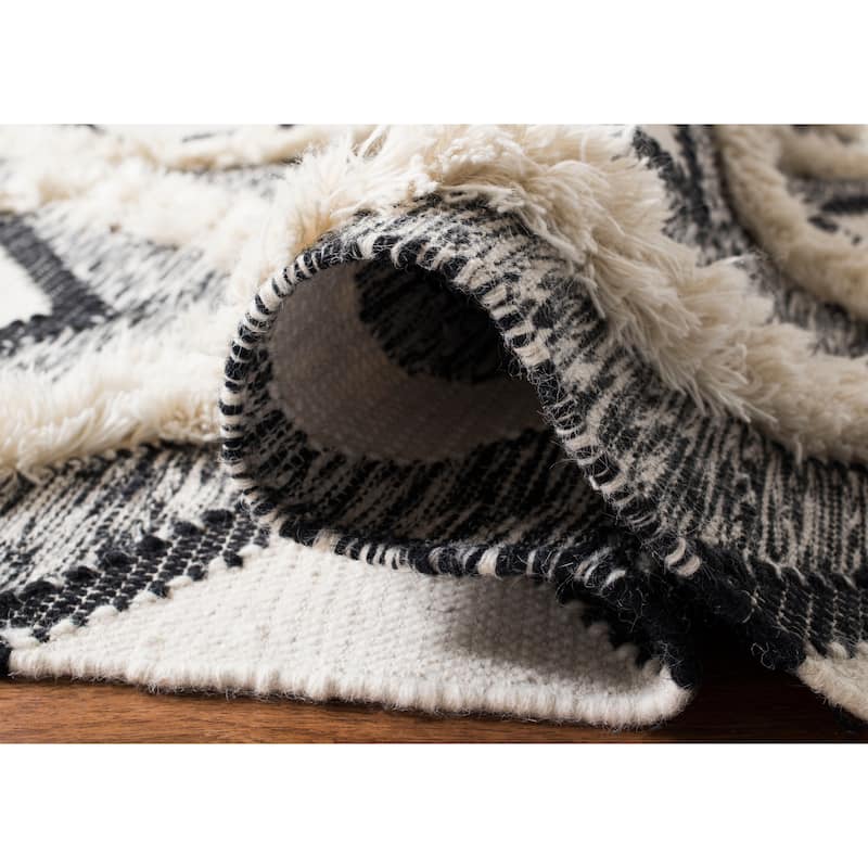 SAFAVIEH Hand-knotted Kenya Gotzone Southwestern Tribal Wool Rug