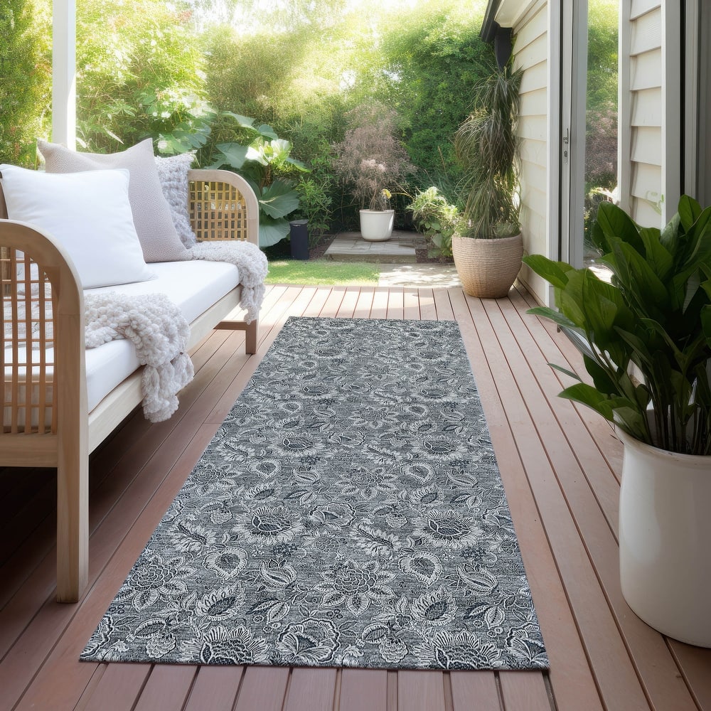 Machine Washable Indoor/ Outdoor Chantille Floral Farmhouse Rug