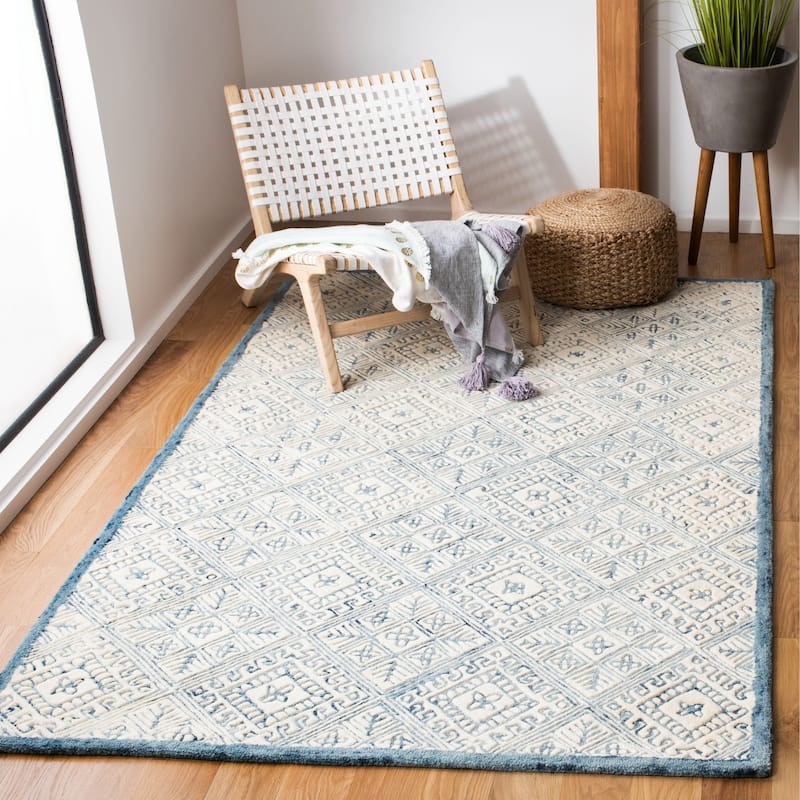SAFAVIEH Handmade Glamour Klarita Wool Rug - 5' x 8' - Blue/Ivory