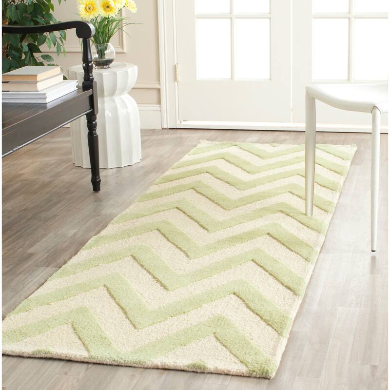 SAFAVIEH Handmade Cambridge Hicran Modern Moroccan Wool Rug - 2'6" x 6' Runner - Light Green/Ivory