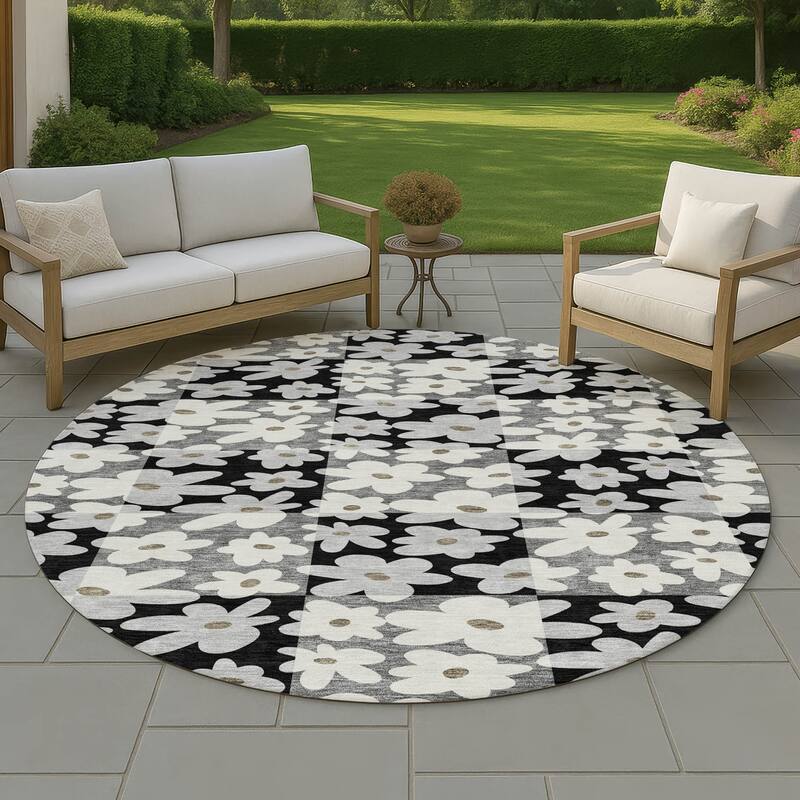 Machine Washable Indoor/ Outdoor Floral Krissy Chantille Rug - Black - 8' x 8'