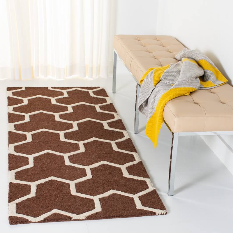 SAFAVIEH Handmade Cambridge Nevila Modern Moroccan Wool Rug - 2'6" x 6' Runner - Dark Brown/Ivory
