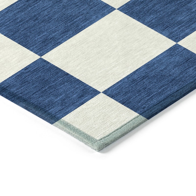 Machine Washable Indoor/ Outdoor Modern Checker Chantille Rug