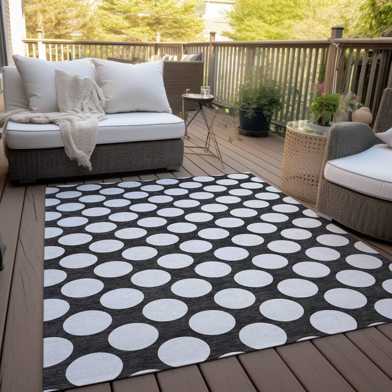 Machine Washable Indoor/ Outdoor Chantille Modern Dots Rug