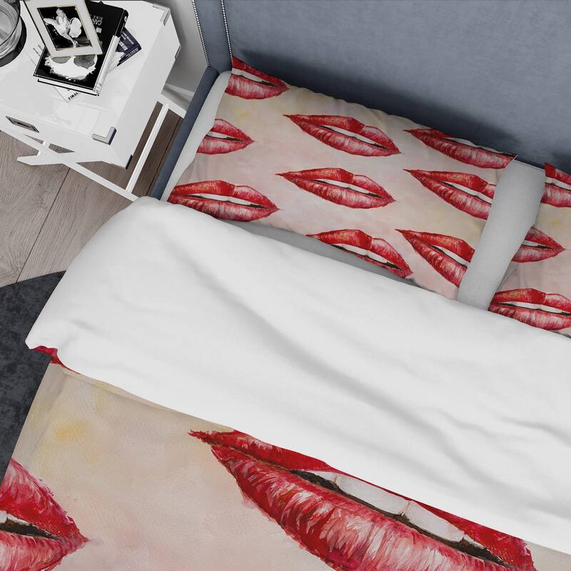 Designart 'Red Woman Lips Pattern' Modern Duvet Cover Comforter Set