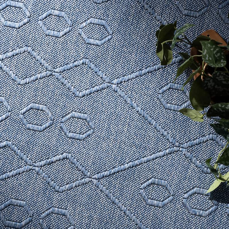 Alameda Solid Color Geometric Machine Washable Indoor Area Rug